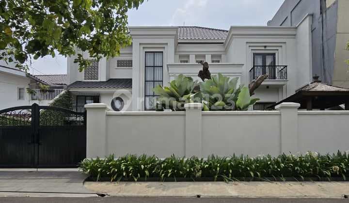 Modern American Classic Prime Area in Kebayoran Baru