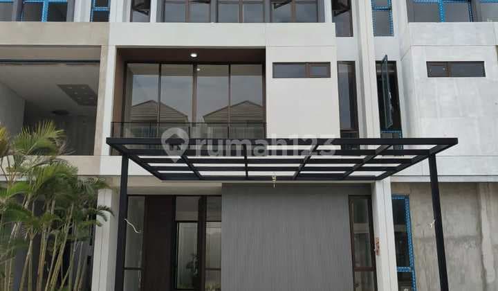 BREZZA TOWN HOUSE Pantai Mutiara
