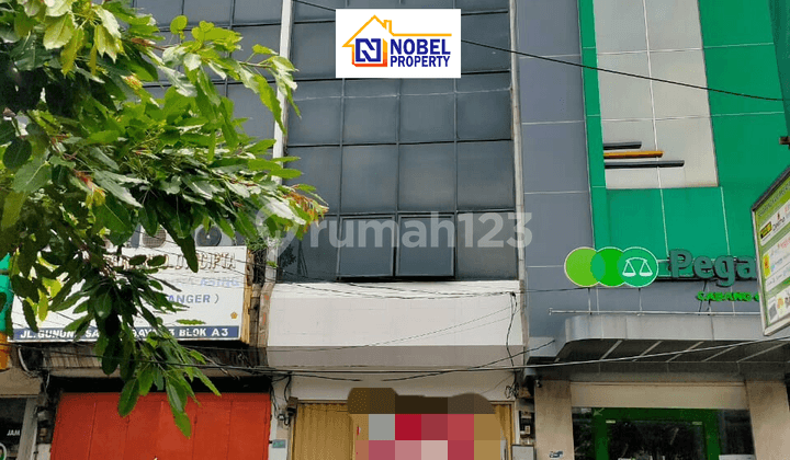 Nice Shop House on Gunung Sahari Road, Central Jakarta