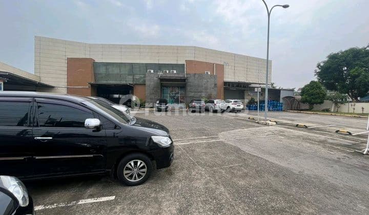 For Sale/Rent Warehouse and Office Building by the Road, Suitable for Restaurant Supermarket Rawalumbu, Bekasi City