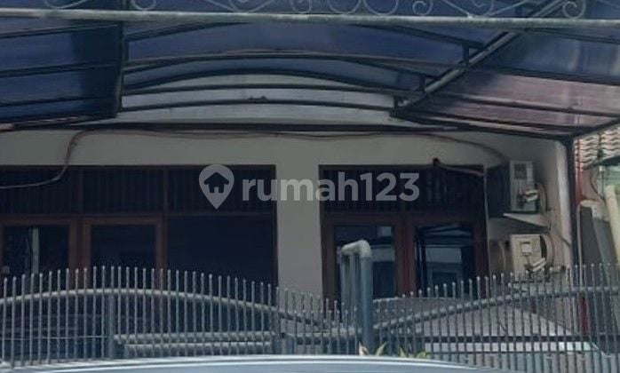 Neat house near Kelapa Gading mall Neat house near Kelapa Gading mall