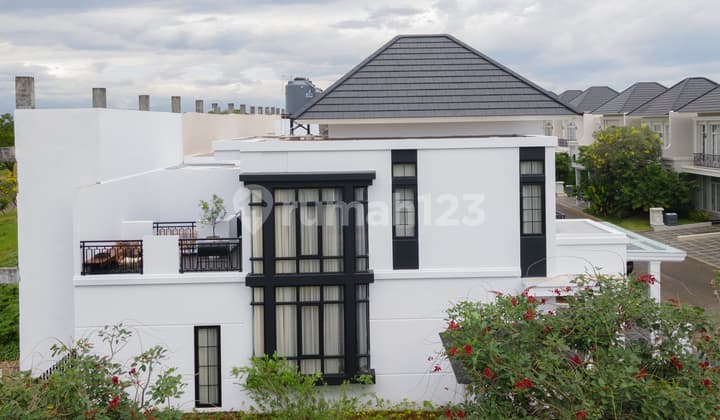 Rumah 2 Lantai Summarecon Mutiara Makassar