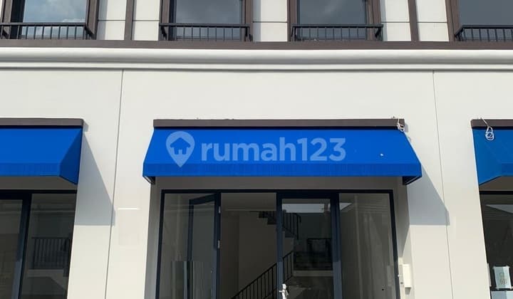 Ruko Siap Pakai di Tiga Raksa, Uk. Bangunan 6,6 X4,5, Ada Ruang Kantor, Bangunan 2 LT