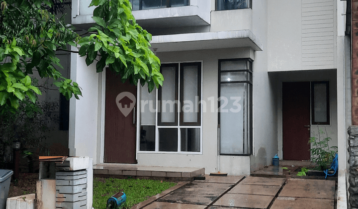 Disewakan Rumah di BSD, Siap Huni,Furnish, Kt.3, Km.2, AC 3, Watwer Heater,Bed, Kitchen Set, Meja Makan