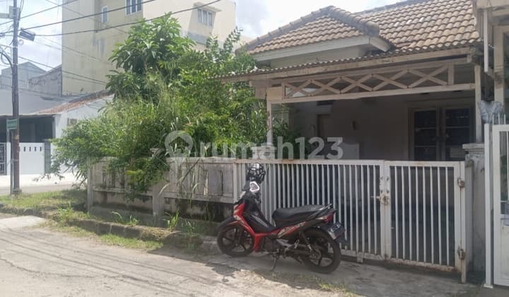 For sale house in Gading Serpong, near SMS mall, several schools, hospital, shops. Ready to occupy, price 1.5M, located in Huk.