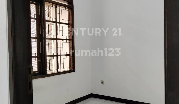 Rumah Taman Holis Indah Lingkungan Nyaman Security 24 Jam