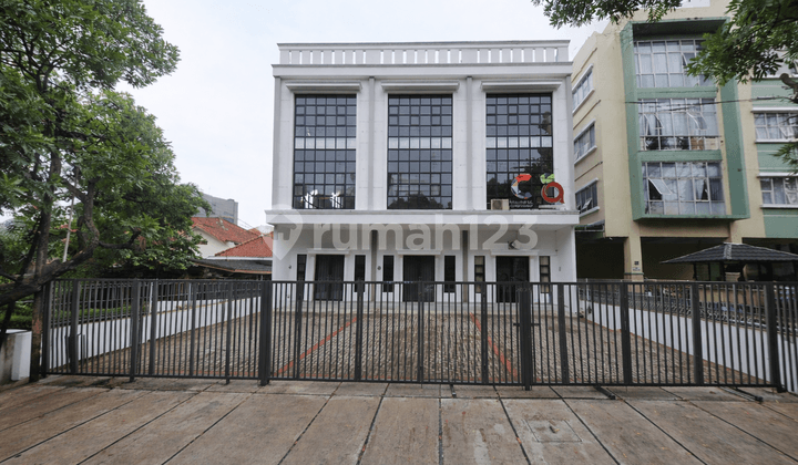 Ruko Baru di Purnawarman Sayap Dago Dekat Bec dan Bip Bandung