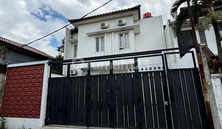 Rumah Bagus 2 Lantai, 2 Kilometer Ke Akses Tol Buah Batu