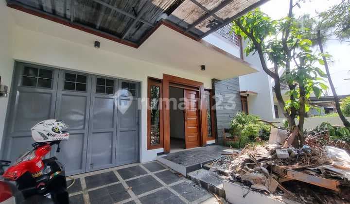 Rumah Lux Singgasana Pradana