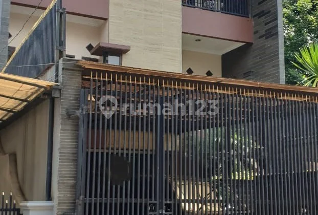 Rumah Lux Setramurni Kolam Renang