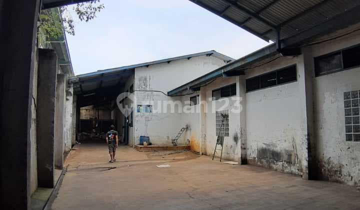 Gudang Lux Satria Raya, Cibolerang