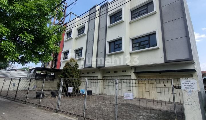 Luxurious Rajawali West Main Road Shop House