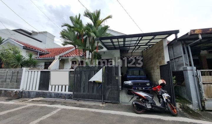 Rumah Lux Taman Sakura Soe Hatta, Bandung