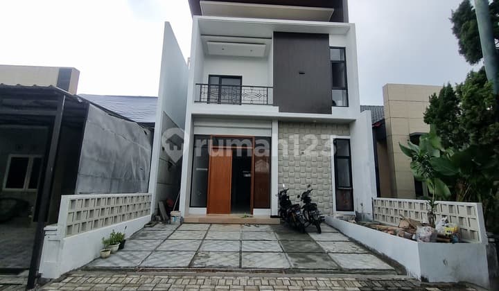 Rumah Lux Singgasana Pradana Baru New