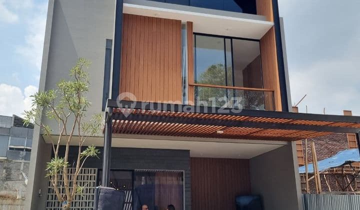 Rumah Lux Setraduta , Bandung