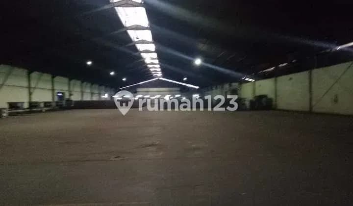 Gudang Strategis di Kopo Bandung - Lebar Muka 16 Meter, Akses Mudah ke Tol