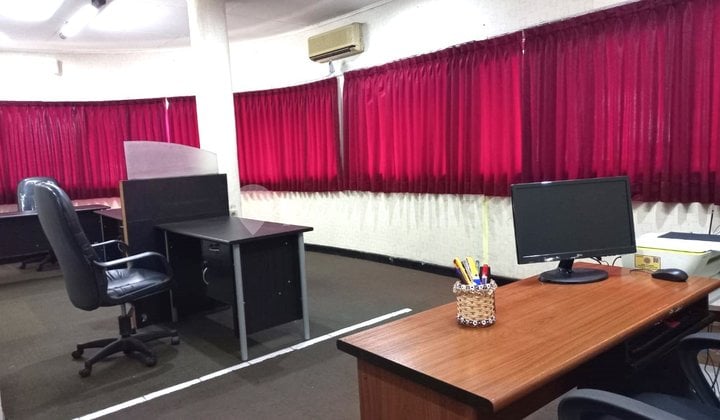 Sewa Kantor Gatsu Bandung 55M², View Hook Kaca Full, Lokasi Strategis
