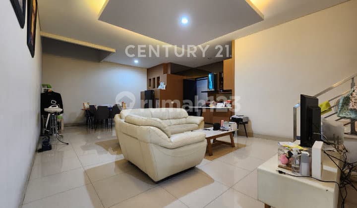 Modern Minimalist House in Elite Singgasana Pradana Complex