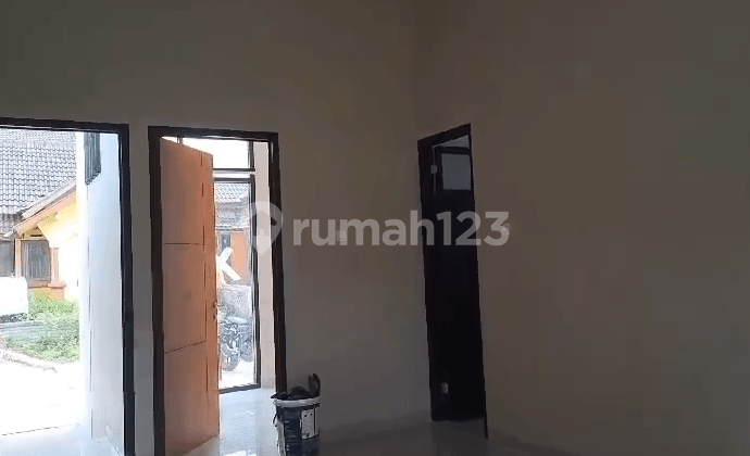 Rumah Klasik Dan Nyaman di Jatinangor, Sumedang