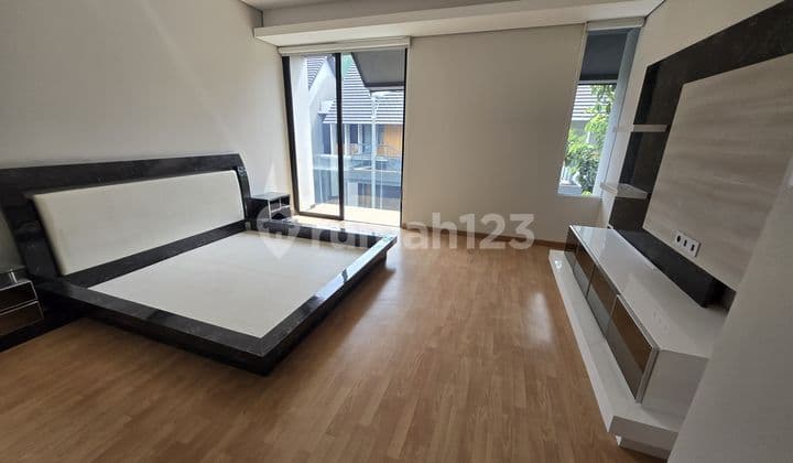 Rumah Furnished Cellini di Komplek Taman Anggrek, Sayap Peta