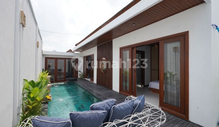 Villa Fully Furnished dengan Kolam Renang Tibubeneng, Bali
