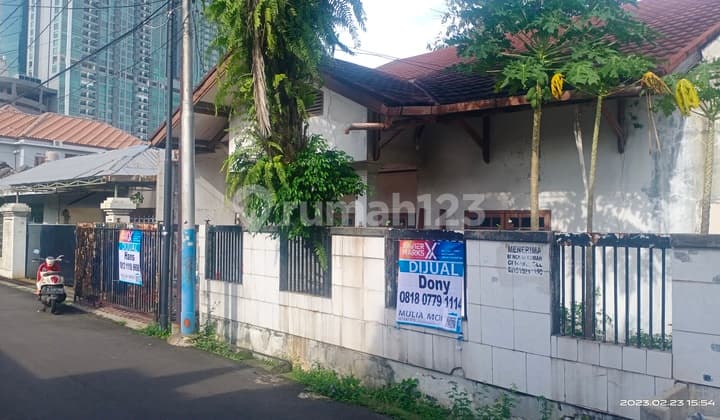 Old Cempaka Putih House negotiable