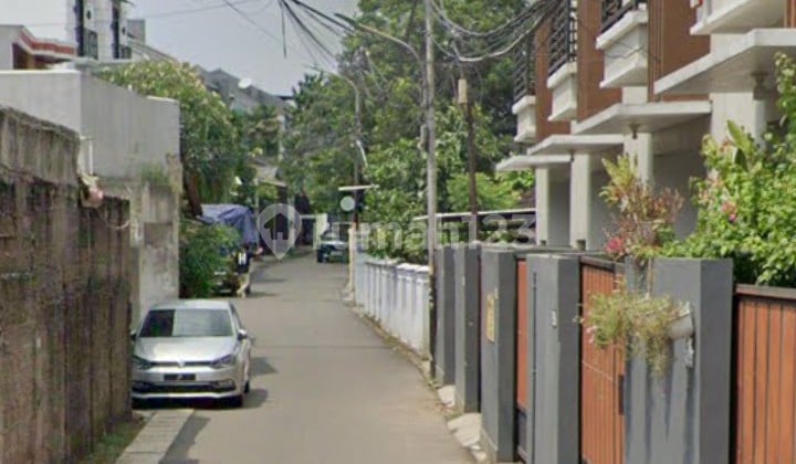 Dekat Sekolah Prancis & M R T Cocok Utk Hunian Or Kostan