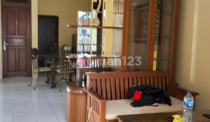 rumah rapih raffles hills bagus minimalis siap huni lt 240 lb 100