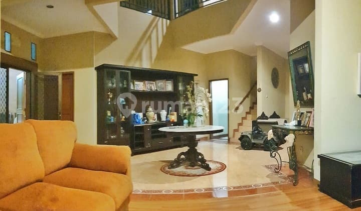 rumah bagus minimalis 2 lantai rapih lt 220 lb 400 kota wisata