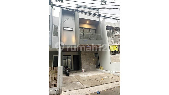 Rumah Banyo Raya, Bcs, Kelapa Gading Luas 6x15m2