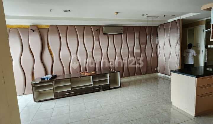 French Walk Tower Lyon Garden Apartment, Kelapa Gading