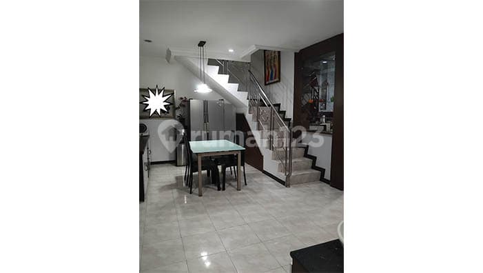 Rumah Hoek Perumahan Puri Intan , Mandolin, Kelapa Gading