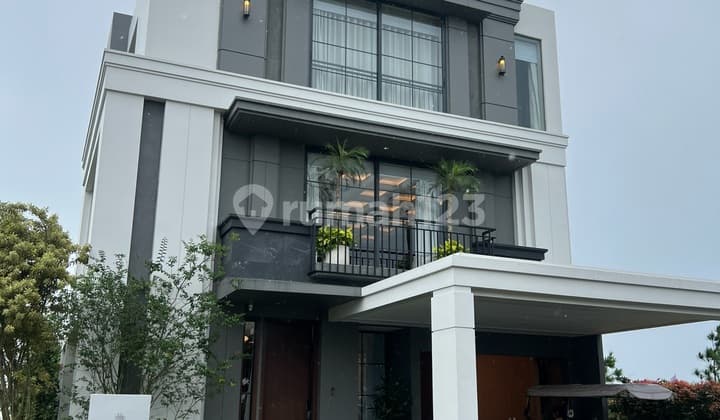 Hunian Eksklusif di Kawasan BSD! Desain Modern Classic yang Elegan, Tata Ruang Luas serta Fasilitas Modern.