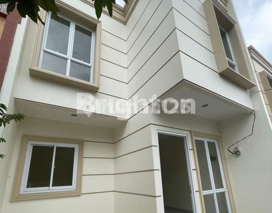 Dijual Rumah 2 Lantai Bangunan Baru di Gading Serpong