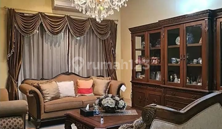 Dijual Rumah Mewah 2 Lantai Dengan Private Swimming Pool