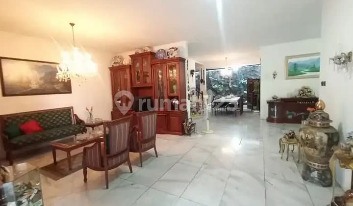 Dijual Rumah Dalam Komplek Daerah Tebet Rp. 8 M Nego