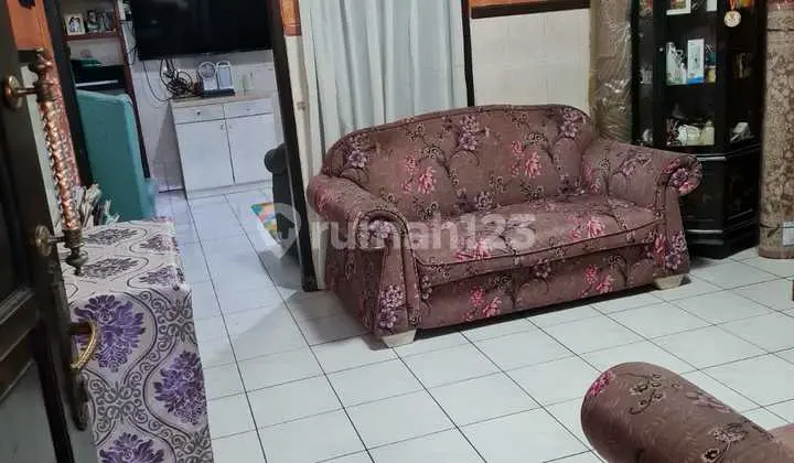 Dijual Rumah di Tebet, Jakarta Selatan Rp. 6.6 M Nego