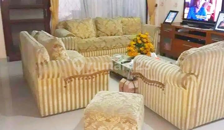 Dijual Rumah Daerah Kebayoran Lama Rp. 8.5 M Nego