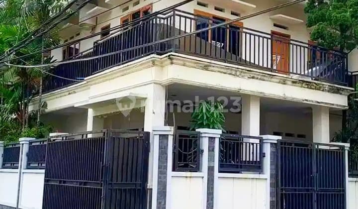 Dijual Rumah Hook 3 Lantai Daerah Pancoran