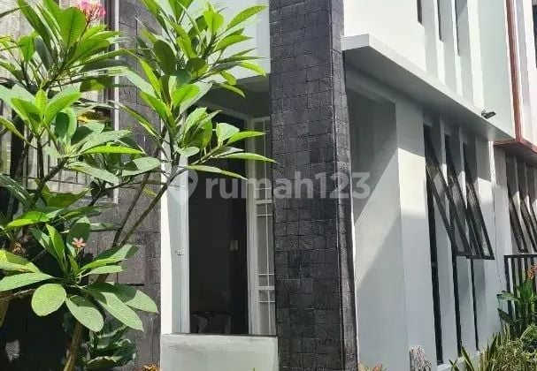 Dijual Rumah Townhouse 3 Lantai Furnished Daerah Cilandak