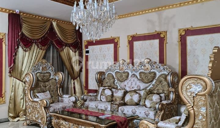 Dijual Cepat Rumah Mewah 3 Lantai Fully Furnished