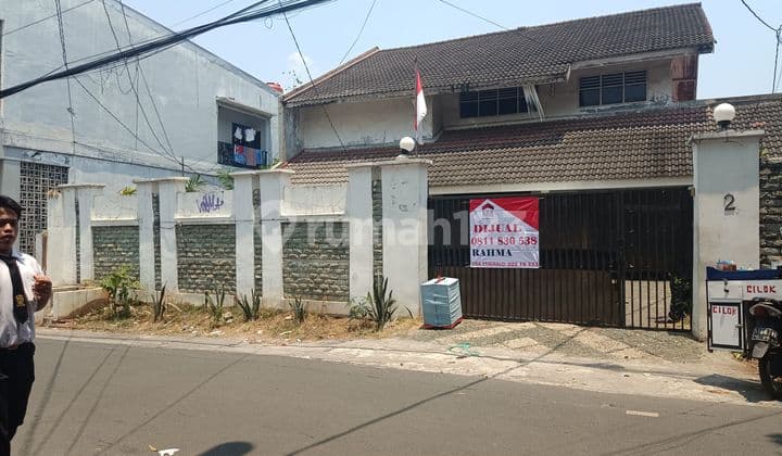 Rumah Besar 1 Lantai di Bintaro