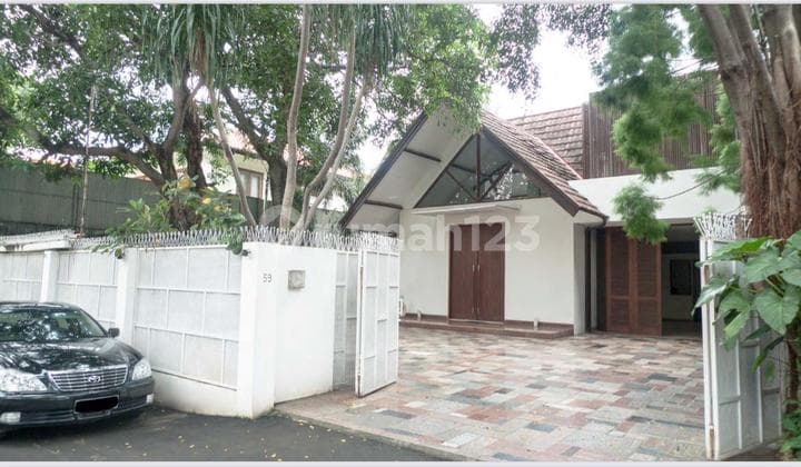 JUAL RUMAH MEWAH SANGAT LUAS DAN ASRI BANGEETTTT... FASILITAS LENGKAP DAN STRATEGIS