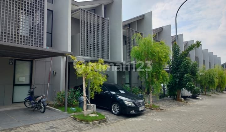 Rumah disewakan di Grand Wisata Cluster O2, Full furnished siap huni.