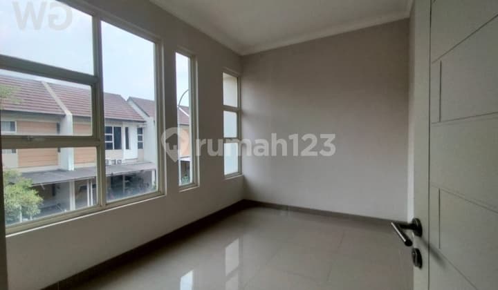 Rumah Dijual 2 Lantai di Grand Wisata Cluster Monte Aviolo - Strategis & Aman.