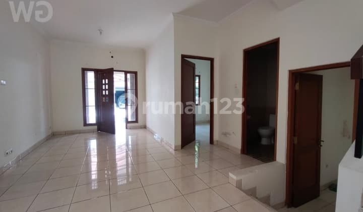 Two-Story House for Rent in Grand Wisata Cluster Water Garden - Spacious, Safe, and Strategic Location