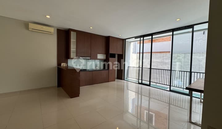 Turun Harga! Rumah Siap Huni Dalam Komplek+Pool Dekat Kebayoran Baru