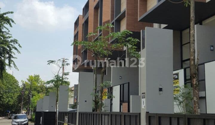 Rumah Soho Townhouse di Kemang, Jakarta Selatan. Lt 208, 3 Lantai Basement. Dekat Tb Simatupang Scbd