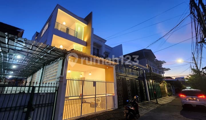 Kost Exclusive 4 Lt 19 KT, Furnished, Dekat Citraland, Central Park, MTA