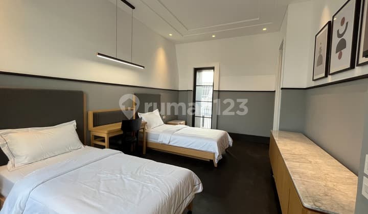 Rumah Mewah Pondok Indah Dekat Pim - 3 Lantai, Rooftop, Dalam Komplek Eksklusif